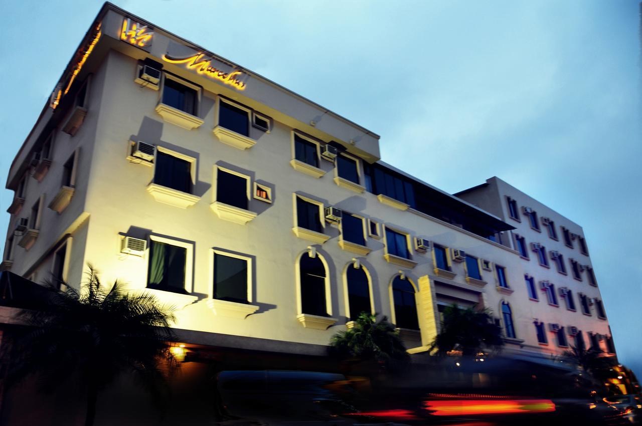 Marcelius Business Hotel Гуаякуил Екстериор снимка